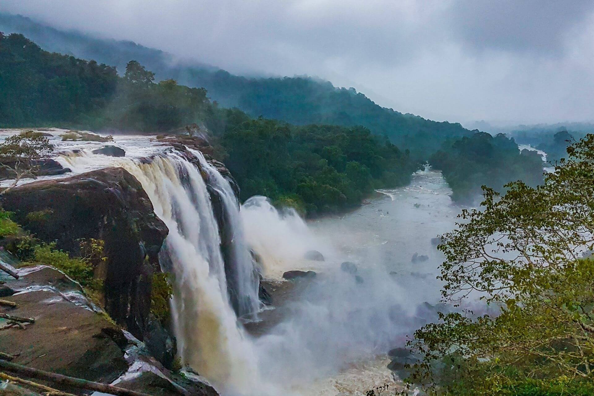 best-tourist-places-to-visit- water falls