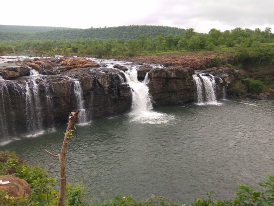 bogatha-waterfalls greenery